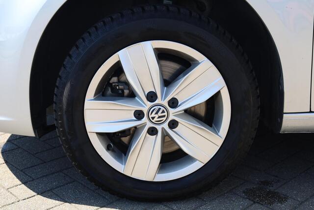 Volkswagen CADDY 1.4 TSI Highline achteruitrijcamera Bumpers in kleur, Xenon, 2x schuifdeuren (links en rechts), blanke rail, LMV, parkeersensoren voor en achter (pdc),navigatie, ECC, verwarmbare voorstoelen park assist privacy glas door ons geleverd en onderhouden