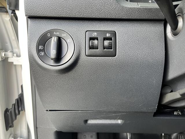 Volkswagen CADDY 2.0 TDI L1H1 2x Schuifdeur Airco Cruise controle Trekhaak 1400kg trekgewicht Telefoon verbinding kastinrichting Ladekasten 1e eigenaar 2-Persoons Euro 6