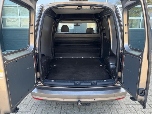 Volkswagen CADDY 2.0 TDI 150PK DSG Automaat Highline / Navi / XENON / Trekhaak / Licht metaal