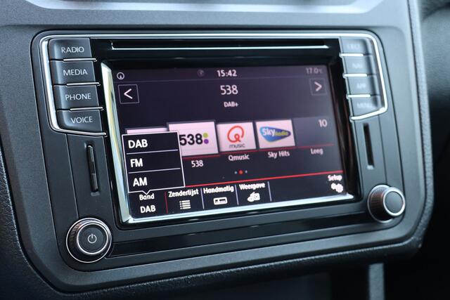 Volkswagen CADDY 1.4 TSI DSG | Bi-Xenon | Navigatie | CarPlay | Cruise control | PDC | Trekhaak | Airco | DAB | Laadruimte bekleed | Nieuwe APK