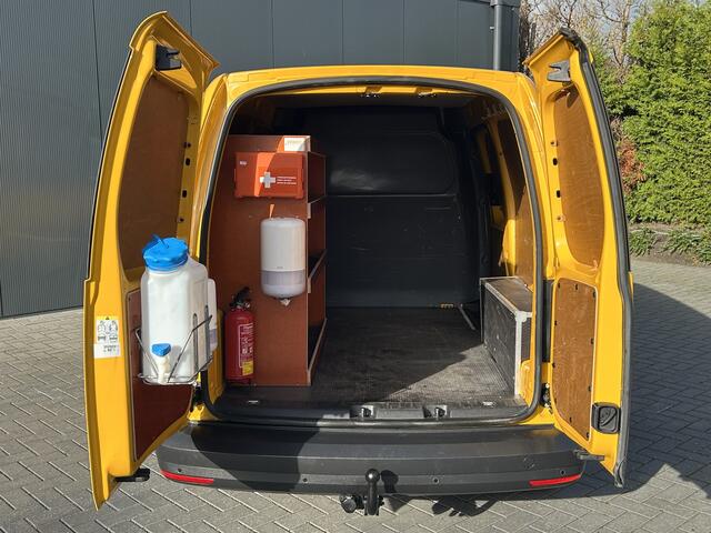 Volkswagen CADDY 2.0 TDI 102 PK / L2H1 / 1e EIG. / **STOELVERWARMING** / TREKHAAK / INRICHTING / AIRCO / CRUISE / BLUETOOTH / PDC