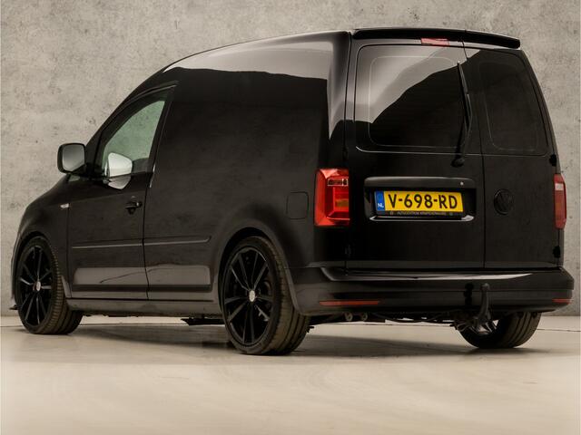 Volkswagen CADDY 2.0 TDI L1H1 BMT Black Sport (APPLE CARPLAY, NAVIGATIE, LEDER, AIRCO, TREKHAAK, ZIJSCHUIFDEUR, CRUISE, LM VELGEN, GETINT GLAS, NIEUWSTAAT)