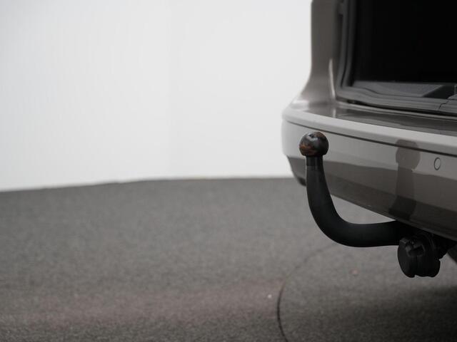 Volkswagen CADDY 5 pers. 1.5 TSI 114 pk DSG | Trekhaak | Achteruitrijcamera | Navigatie | Stoelverwarming | Leder/alcantara | Adaptive Cruise