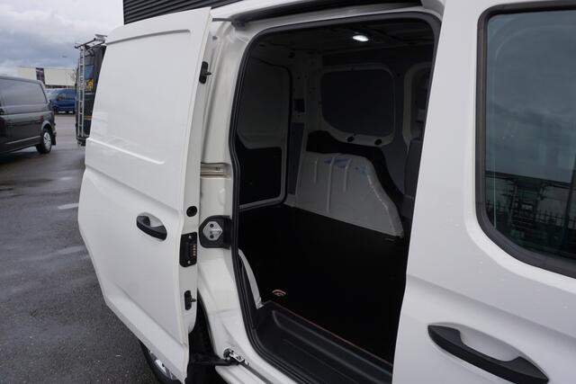 Volkswagen CADDY Cargo 122pk Trekhaak Apple Carplay Navigatie Camera Cruise control Airco Multifunctioneel stuurwiel