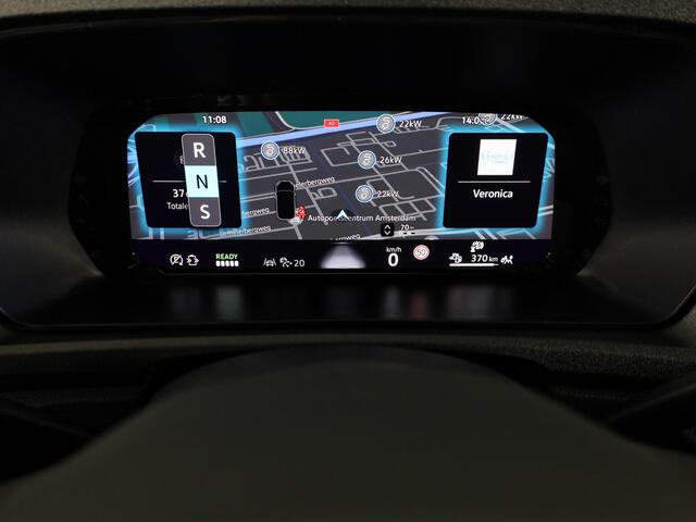 Volkswagen CADDY 1.5 TSI eHybride Life PAN Americana 115 pk Automaat (DSG) | Navigatie | Panoramadak | Trekhaak | Parkeersensoren (Park assist) | Achteruitrijcamera | LED koplampen | Adaptieve cruise control | Stoelverwarming |