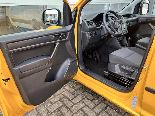 Volkswagen CADDY 2.0 TDI L1H1 Imperiaal Airco Cruise controle Trekhaak 1400kg trekgewicht Parkeersensoren achter Schuifdeur Telefoon verbinding 1e eigenaar Euro 6 bpm vrij voor particulier gebruik !!
