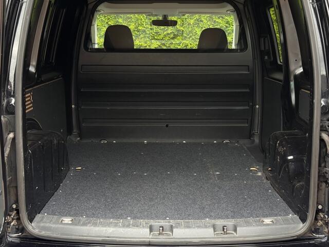 Volkswagen CADDY FULL BLACK EDITION 1.6 TDI L1H1 Airco / Cruise / Navi / Parkeersensoren