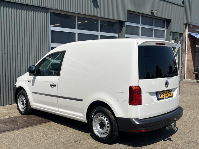 Volkswagen CADDY 2.0 TDI L1H1 DSG Airco Cruise controle Trekhaak 1500kg trekgewicht Automaat Parkeersensoren achter Schuifdeur Telefoon verbinding Euro 6