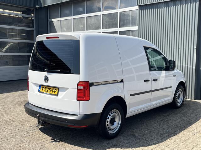 Volkswagen CADDY 2.0 TDI L1H1 DSG Airco Cruise controle Trekhaak 1500kg trekgewicht Automaat Parkeersensoren achter Schuifdeur Telefoon verbinding Euro 6