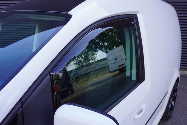 Volkswagen CADDY 185pk Gechipt Trekhaak Apple carplay Cruise conrol Airco 18" Velgen Spoiler