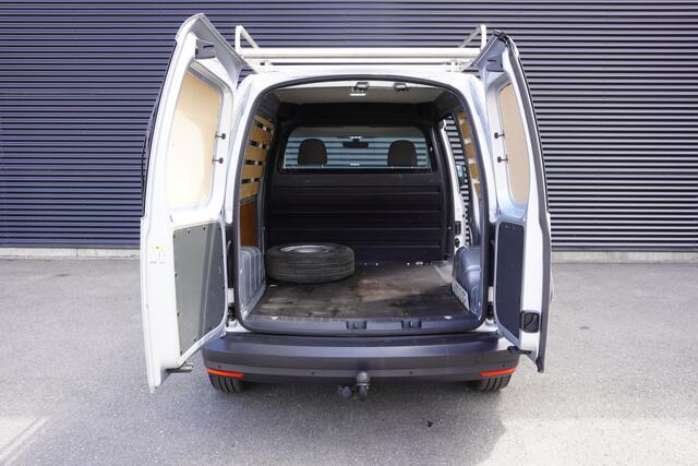 Volkswagen CADDY 102pk Automaat Navigatie Trekhaak Imperiaal Cruise control Parkeersensoren
