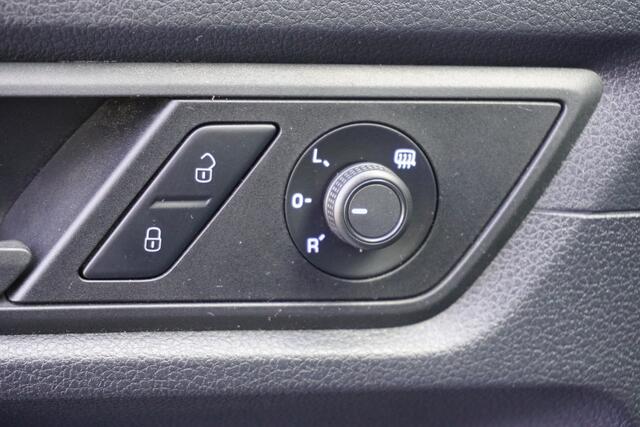 Volkswagen CADDY 102pk Automaat Navigatie Trekhaak Imperiaal Cruise control Parkeersensoren