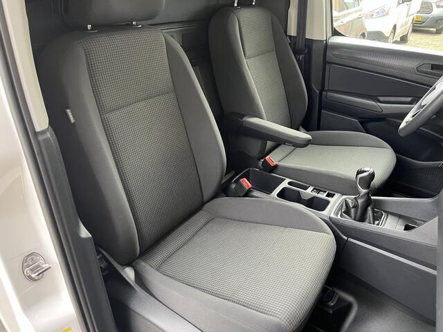 Volkswagen CADDY Cargo 2.0 TDI Stuurwielbediening Trekhaak 1500kg Apple carplay Virtual cockpit Airco Cruise controle Armsteun Parkeersensoren achter Telefoonverbinding Euro 6