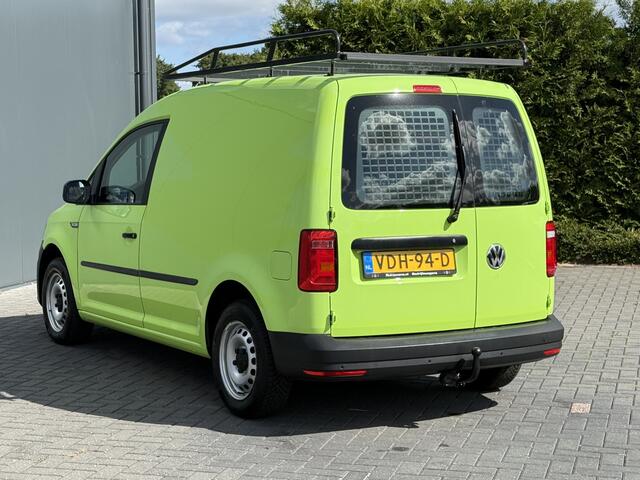 Volkswagen CADDY 2.0 TDI / L1H1 / 1e EIG. / UNIEK 28.975 KM! / INRICHTING / TREKHAAK / IMPERIAAL / NAVI / CARPLAY / CRUISE