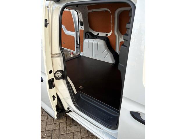 Volkswagen CADDY Cargo 2.0 TDI Comfort / Navigatie / 18" LM-velgen / Betimmering