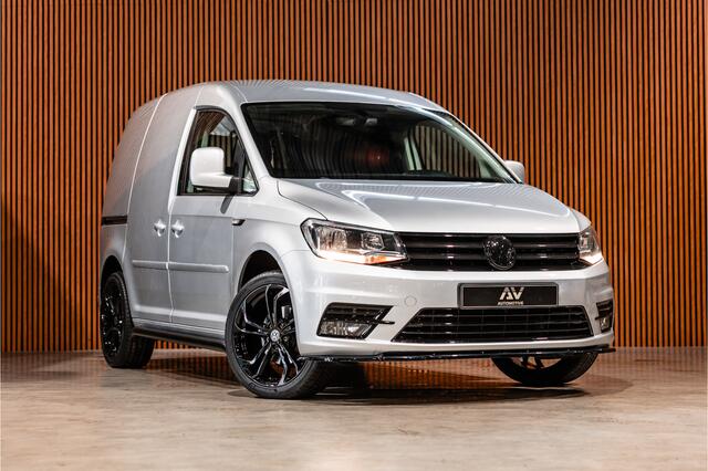 Volkswagen CADDY 2.0 TDI DSG Highline | CarPlay | Navigatie | MF Stuur | Trekhaak | Lederen bekleding | Airco | Stoelverwarming | PDC | Nieuwe APK
