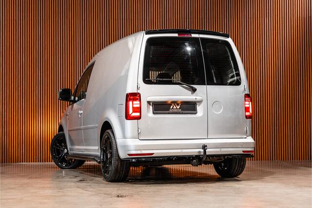 Volkswagen CADDY 2.0 TDI DSG Highline | CarPlay | Navigatie | MF Stuur | Trekhaak | Lederen bekleding | Airco | Stoelverwarming | PDC | Nieuwe APK