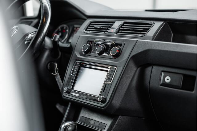 Volkswagen CADDY 2.0 TDI DSG Highline | CarPlay | Navigatie | MF Stuur | Trekhaak | Lederen bekleding | Airco | Stoelverwarming | PDC | Nieuwe APK
