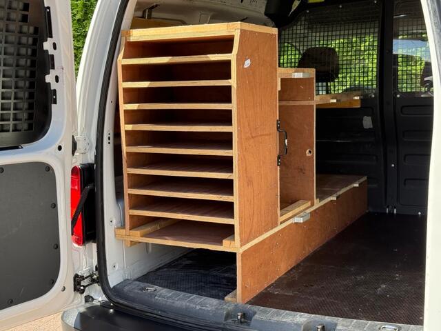 Volkswagen CADDY 2.0 TDI L1H1 Airco / Parkeersensoren / Apple Carplay / Werkplaatsinrichting