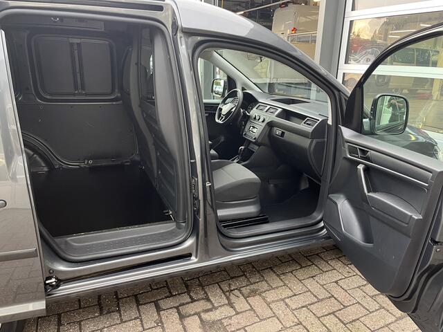 Volkswagen CADDY 2.0 TDI L1H1 Airco Cruise controle Trekhaak 1500kg trekgewicht Parkeersensoren achter Telefoonverbinding Lichtmetalenvelgen Euro 6