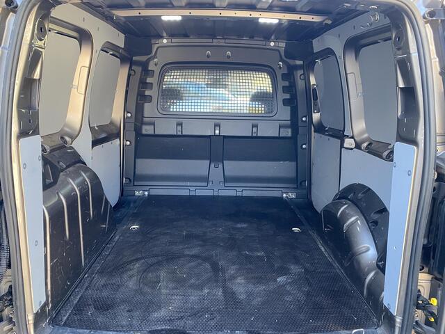 Volkswagen CADDY Cargo 2.0 TDI 1st Edition 180 PK! Mee-gespoten bumpers / Virtueel dashboard / Dodehoek / ACC / 220v aansluiting / parkeersensoren+camera achter /Carplay / Trekhaak /Airco