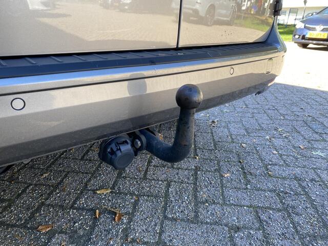 Volkswagen CADDY Cargo 2.0 TDI 1st Edition 180 PK! Mee-gespoten bumpers / Virtueel dashboard / Dodehoek / ACC / 220v aansluiting / parkeersensoren+camera achter /Carplay / Trekhaak /Airco