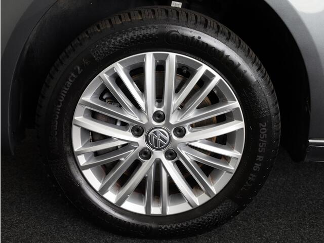 Volkswagen CADDY MAXI 1.4 TSI Trendline 125 pk Automaat (DSG) | Navigatie | Trekhaak | Parkeersensoren (Park assist) | Achteruitrijcamera | Stoelverwarming | Autom. airco |