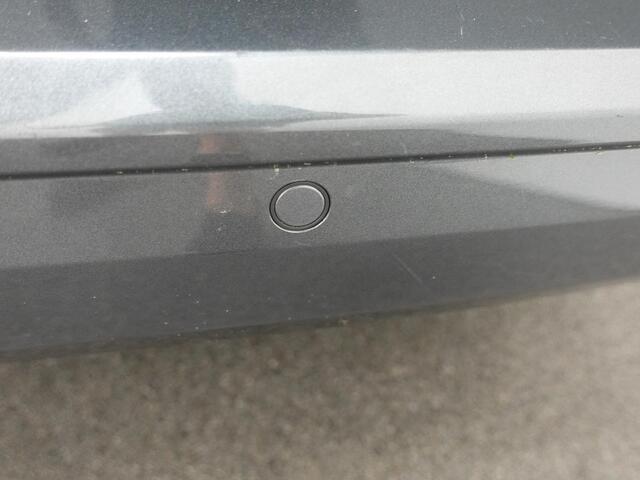 Volkswagen CADDY MAXI Cargo 2.0 TDI Aut. Style Airco Carplay Adaptive Cruise Control PDC VA Camera Trekhaak 17" LM Velgen