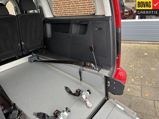 Volkswagen CADDY MAXI 1.4 TSI Comfortline 5p Rolstoelauto bodemverlaging 5+1 ( Navigatie, camera, Adaptive Cruise Control) RIJKLAARPRIJS!