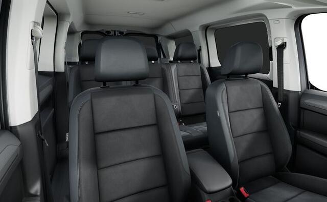 Volkswagen CADDY MAXI 1.5 TSI Hybride DSG Limited Edition, Climatronic, Achterdeuren met ruit, 5-persoons, App connect draadloos, Navigatie, Alarm, LED koplampen, Trekhaak met afneembare kogel