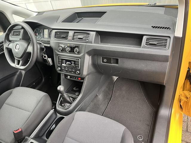 Volkswagen CADDY MAXI 2.0 TDI L2H1 Airco Cruise controle Trekhaak 1500kg trekgewicht Parkeersensoren achter Kastinrichting Schuifdeur Telefoon verbinding 1e eigenaar Euro 6 Verlengd bpm vrij voor particulier gebruik !!