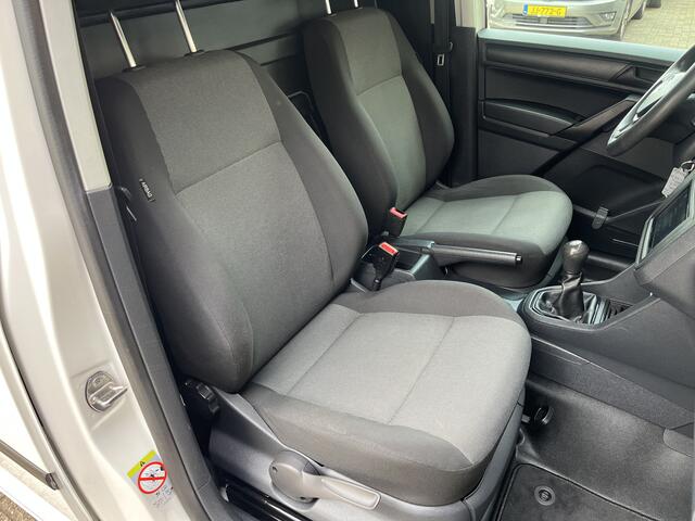Volkswagen CADDY MAXI 2.0 TDI L2H1 Euro 6 Airco Trekhaak 1400kg trekgewicht Telefoonverbinding Achterruitrij camera Zijruit rechts Lichtmetalen velgen Bpm vrij voor particulier gebruik!!