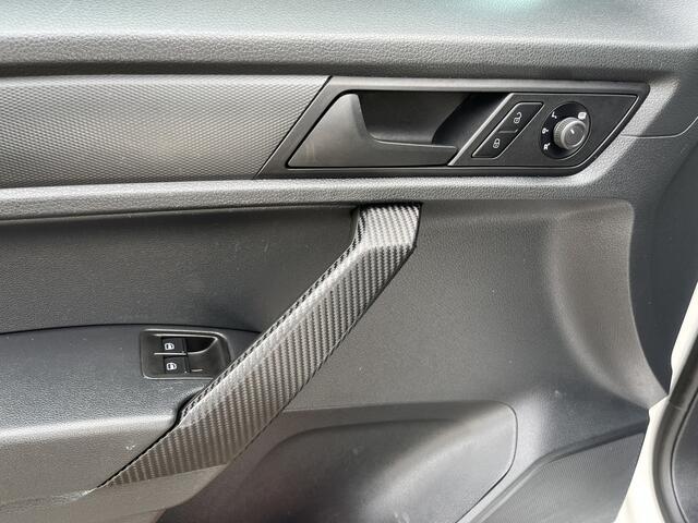 Volkswagen CADDY MAXI 2.0 TDI L2H1 Euro 6 Airco Trekhaak 1400kg trekgewicht Telefoonverbinding Achterruitrij camera Zijruit rechts Lichtmetalen velgen Bpm vrij voor particulier gebruik!!