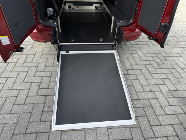 Volkswagen CADDY MAXI 1.5 TSI Rolstoelauto 5+1 - Bodemverlaging - Slechts 8.900 km !! - 1e Eigenaar - Nieuwstaat !!