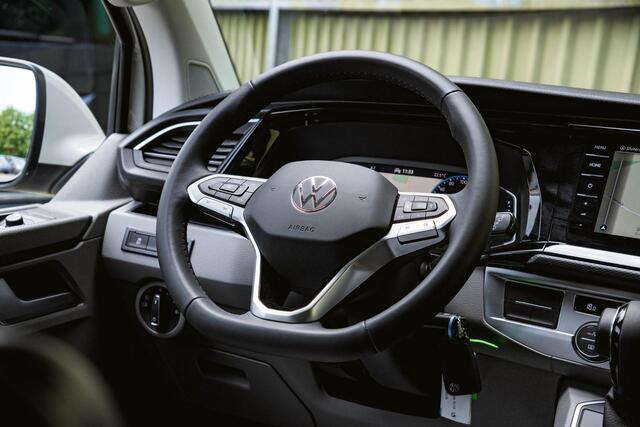 Volkswagen CARAVELLE T6.1 2.0 TDI 204 PK DSG L2H1 A-KLEP ACC | LED | Leder | Side Assist | Privacy glass |