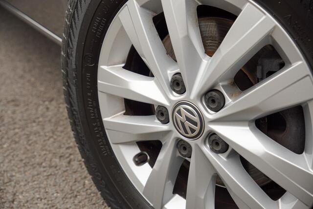 Volkswagen CARAVELLE 2.0 TDI 150PK DSG L2H1 9 Persoons Trekhaak NAVI