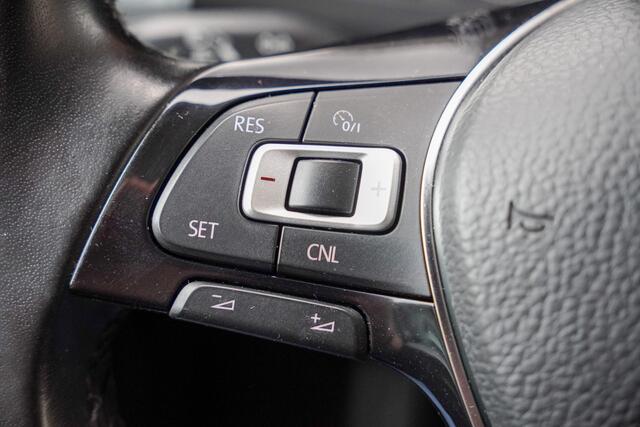 Volkswagen CARAVELLE 2.0 TDI 150PK DSG L2H1 9 Persoons Trekhaak NAVI