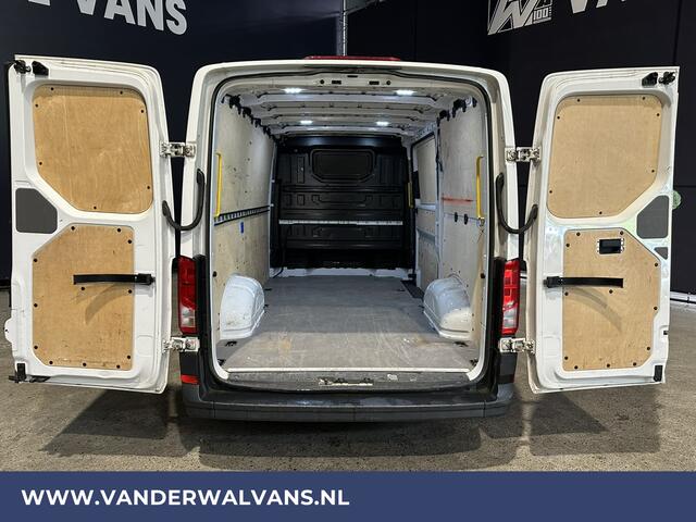 Volkswagen CRAFTER 2.0 TDI 140pk L3H2 L2H1 Euro6 Airco | Cruisecontrol | 3 zitplaatsen 3000kg trekvermogen