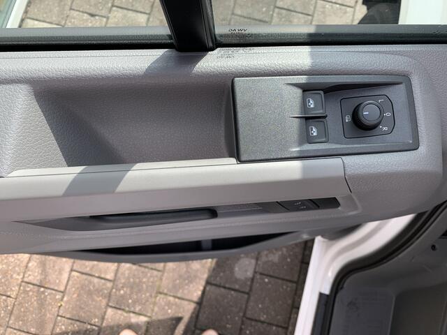 Volkswagen CRAFTER 35 2.0 TDI L3H2 140PK automaat | Led koplampen | PDC | ergo comfort stoel