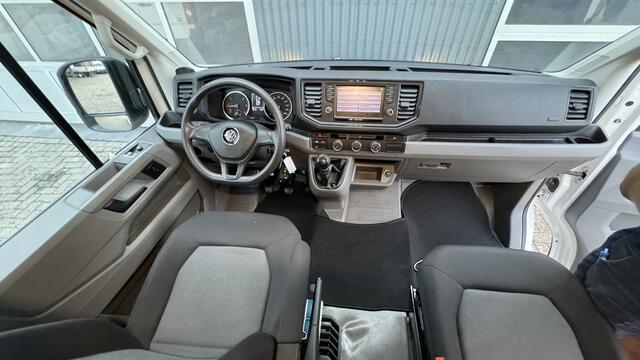 Volkswagen CRAFTER 35 2.0 TDI L3H3 Werkplaats inrichting Omvormer Standkachel 3000kg Trekhaak Euro 6 Sortimo Navigatie Comfortstoelen Lang Hoog Camera 1e eigenaar Voertuig weegsysteem