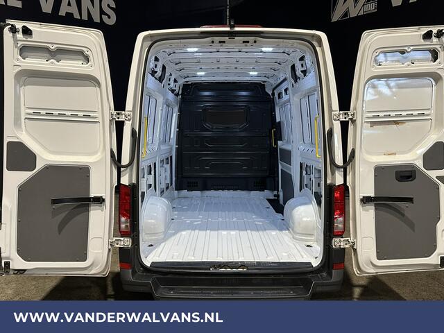 Volkswagen CRAFTER 2.0 TDI 141pk L3H3 L2H2 Euro6 Airco | Camera | Apple Carplay | Android Auto Chauffeursstoel, Cruisecontrol