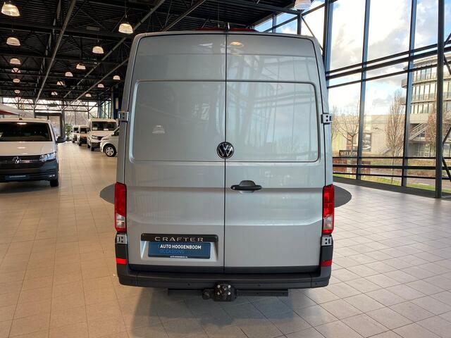 Volkswagen CRAFTER Bedrijfswagens 2.0 35 TDI L3H3 Highline 103kW 140pk 8 versn. auto | Navigatiesysteem Discover Media met 10,4" Touch-kleurendisplay | Volwaardig reservewiel | Middelhoog dak | LED-laadruimteverlichting |