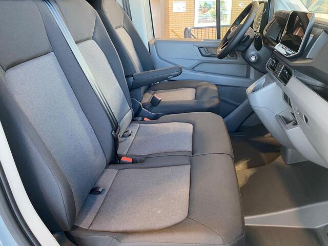 Volkswagen CRAFTER Bedrijfswagens 2.0 35 TDI L3H3 Highline 103kW 140pk 8 versn. auto | Navigatiesysteem Discover Media met 10,4" Touch-kleurendisplay | Volwaardig reservewiel | Middelhoog dak | LED-laadruimteverlichting |