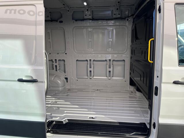 Volkswagen CRAFTER Bedrijfswagens 2.0 35 TDI L3H3 Highline 103kW 140pk 8 versn. auto | Navigatiesysteem Discover Media met 10,4" Touch-kleurendisplay | Volwaardig reservewiel | Middelhoog dak | LED-laadruimteverlichting |