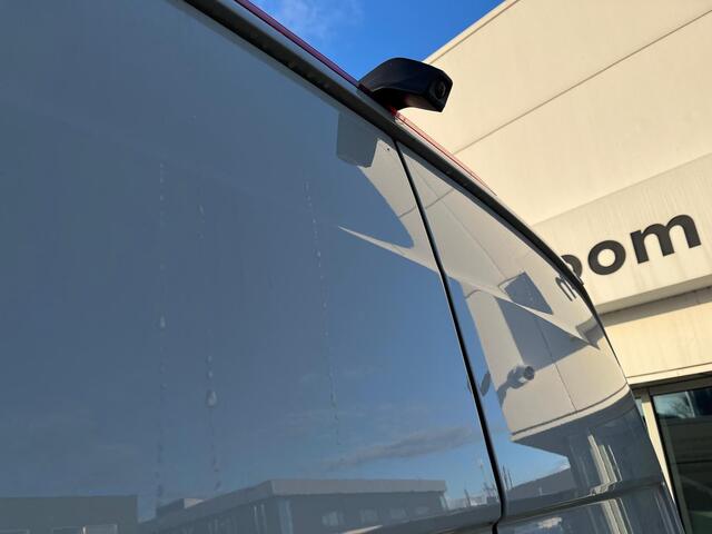 Volkswagen CRAFTER Bedrijfswagens 2.0 35 TDI L3H3 Highline 103kW 140pk 8 versn. auto | Navigatiesysteem Discover Media met 10,4" Touch-kleurendisplay | Volwaardig reservewiel | Middelhoog dak | LED-laadruimteverlichting |