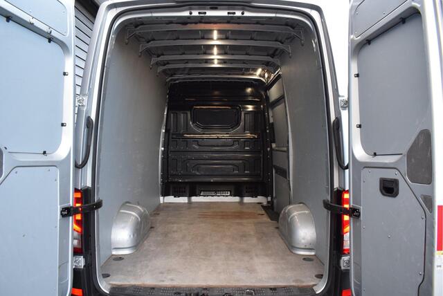 Volkswagen CRAFTER 35 2.0 TDI 177pk H6 L3H3 Trekhaak Bluetooh