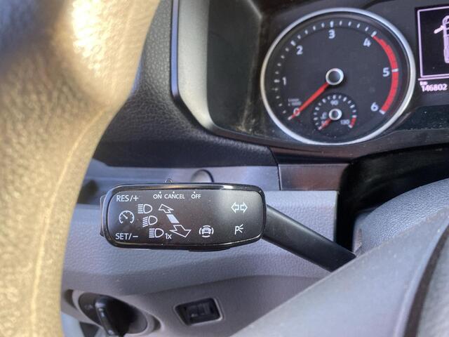 Volkswagen CRAFTER 35 2.0 TDI L3H3 Trendline | 140 pk |A-Camera | Betimmering | Trekhaak |