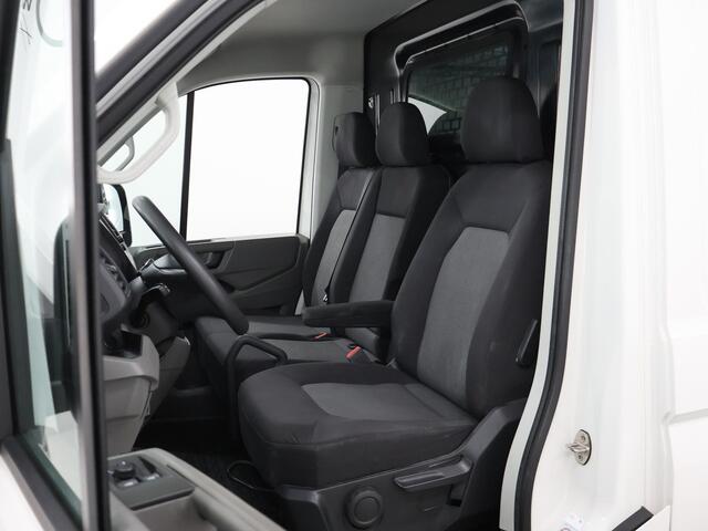 Volkswagen CRAFTER 2.0 TDI Aut. | L3 H2 | Trendline | Parkeercamera | Stoelverwarming | Airco | Carplay |