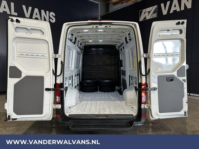 Volkswagen CRAFTER 2.0 TDI 141pk L3H3 L2H2 Euro6 Airco | Camera | Apple Carplay | Cruisecontrol Android Auto, Chauffeursstoel