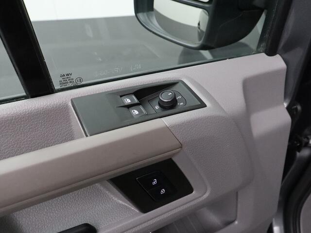 Volkswagen CRAFTER 2.0TDI 140PK DSG Automaat L3H3 Highline | Imperiaal | Trekhaak | Camera | Airco | Cruise